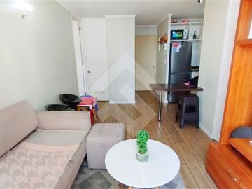 Departamento en Venta en Calle Santa Petronila a pocos metros del metro Las Rejas