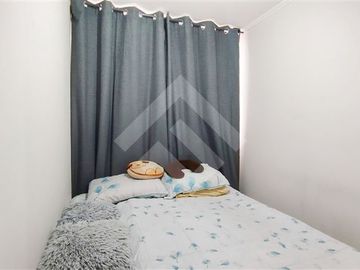Departamento en Venta en Calle Santa Petronila, a pocos metros del metro Las Rejas