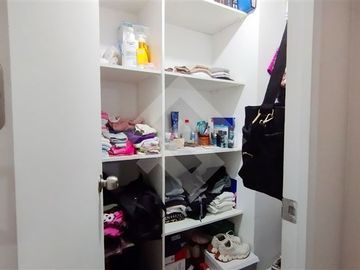 Departamento en Venta en Calle Santa Petronila, a pocos metros del metro Las Rejas