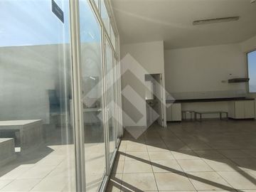 Departamento en Venta en Calle Santa Petronila, a pocos metros del metro Las Rejas