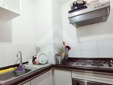 Departamento en Venta en Calle Santa Petronila, a pocos metros del metro Las Rejas