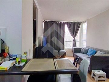 Departamento en Venta en Calle Santa Petronila, a pocos metros del metro Las Rejas