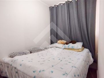 Departamento en Venta en Calle Santa Petronila, a pocos metros del metro Las Rejas