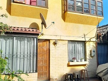 Casa en Venta en Alfonso X 5214