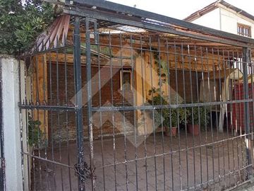 Casa en Venta en Av. Clotario Blest / Alhué