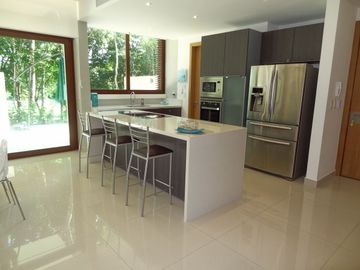 Departamento en Venta  en la Riviera Maya, Planta Baja con Alberca Privada..