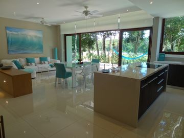 Departamento en Venta  en la Riviera Maya, Planta Baja con Alberca Privada..