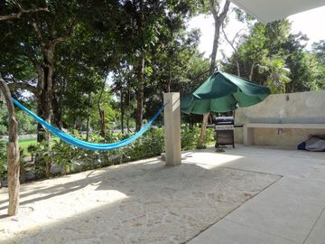 Departamento en Venta  en la Riviera Maya, Planta Baja con Alberca Privada..