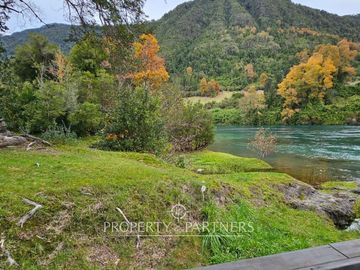 Parcela en exclusivo Condominio Panguipulli,  Ribera  Río San Pedro y Lago Riñihue