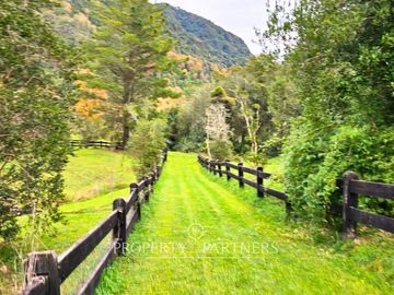 Parcela en exclusivo Condominio Panguipulli,  Ribera  Río San Pedro y Lago Riñihue