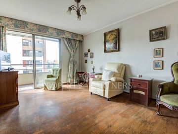 Excelente distribución en barrio residencial, a pasos de metro Tobalaba, Providencia