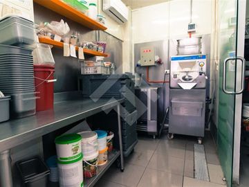 Local Comercial en Venta en Las Americas con Comercio
