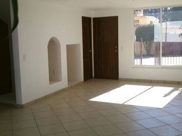 Casa en Venta, San Felipe Tlamimilolpan, Toluca, Edo. México