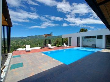 Quinta con Piscina privada en Venta en La Mesa/Ganga