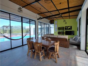 Quinta con Piscina privada en Venta en La Mesa/Ganga