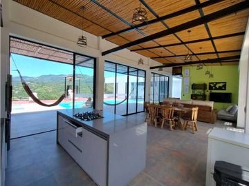 Quinta con Piscina privada en Venta en La Mesa/Ganga