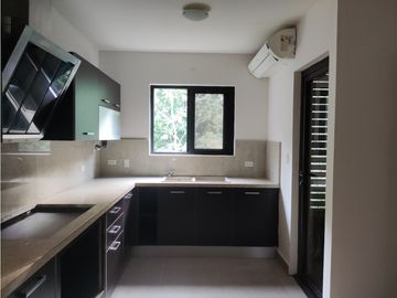 VENTA  APARTAMENTO EMBASSY VILLAGE