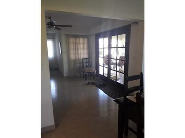 Venta: Propiedad de playa con 4 casas en Santa Clara