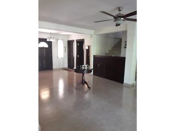 Venta: Propiedad de playa con 4 casas en Santa Clara