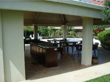 Venta: Propiedad de playa con 4 casas en Santa Clara