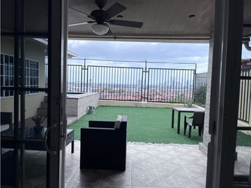 VILLA LUCRE / PH ALTOS DE SAN RAFAEL /  REMODELADA / 290M2