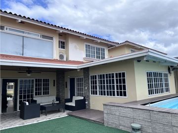 VILLA LUCRE / PH ALTOS DE SAN RAFAEL /  REMODELADA / 290M2