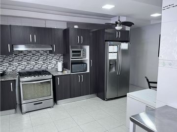 VILLA LUCRE / PH ALTOS DE SAN RAFAEL /  REMODELADA / 290M2