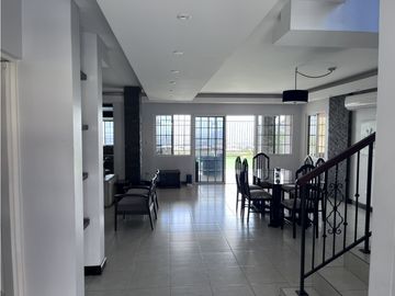 VILLA LUCRE / PH ALTOS DE SAN RAFAEL /  REMODELADA / 290M2