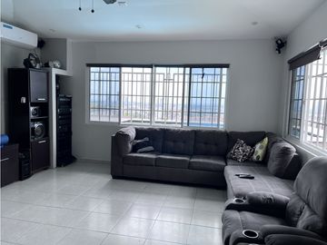 VILLA LUCRE / PH ALTOS DE SAN RAFAEL /  REMODELADA / 290M2