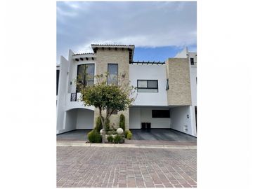 Casa En Venta En Parque Toscana Lomas De Angelópolis