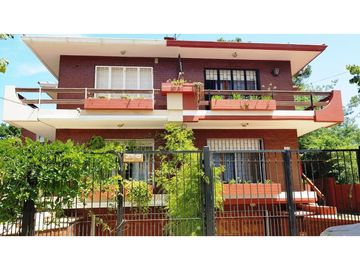 Gesell - Venta Dúplex tipo Casa 3 amb - Amplio Garage - Zona Centro