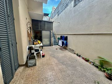Se Vende Casa tres amb, lote propio, con cochera (Villa Lugano)