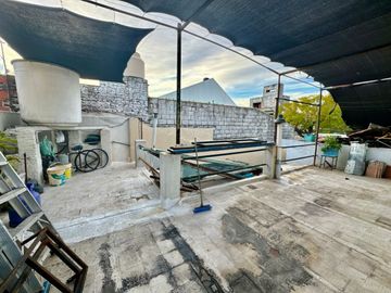 Se Vende Casa tres amb, lote propio, con cochera (Villa Lugano)