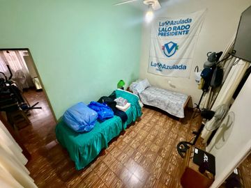 Se Vende Casa tres amb, lote propio, con cochera (Villa Lugano)