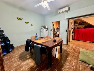 Se Vende Casa tres amb, lote propio, con cochera (Villa Lugano)