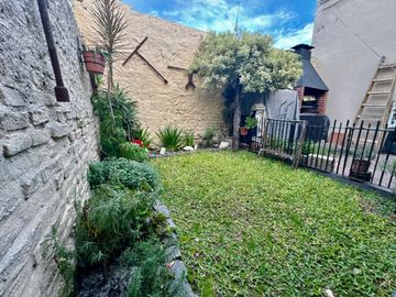 Se Vende Casa tres amb, lote propio, con cochera (Villa Lugano)
