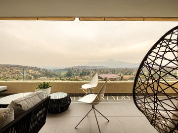 Departamento duplex con vista despejada, San Carlos de Apoquindo