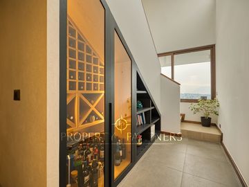 Departamento duplex con vista despejada, San Carlos de Apoquindo
