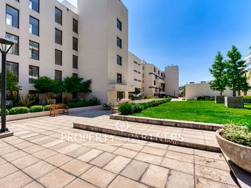 Departamento duplex con vista despejada, San Carlos de Apoquindo