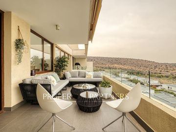 Departamento duplex con vista despejada, San Carlos de Apoquindo