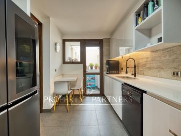 Departamento duplex con vista despejada, San Carlos de Apoquindo