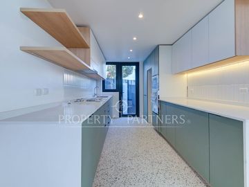 Amplia casa 3D/3B/2E recién remodelada