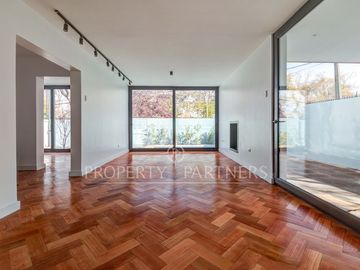 Amplia casa 3D/3B/2E recién remodelada