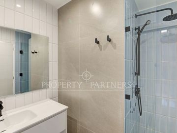 Amplia casa 3D/3B/2E recién remodelada