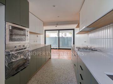 Amplia casa 3D/3B/2E recién remodelada