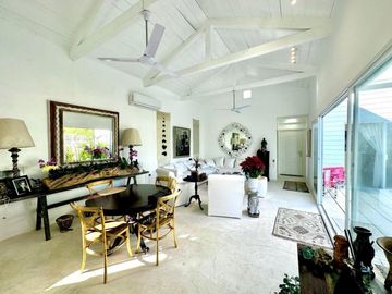 CASA ELVIA