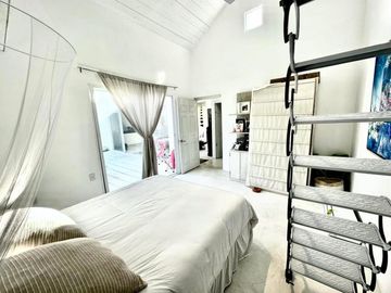 CASA ELVIA