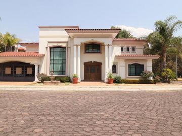 Se vende casa en Morelia, Fracc. Bosques de la Huerta