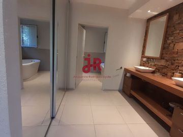 CODIGO 657 - PINAMAR - CASA EN VENTA - ZONA NORTE -  FRONTERA - 6 HABITACIONES