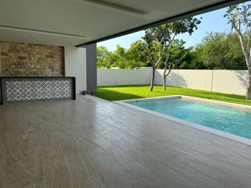 Casa en Venta Zona Country Privada El Cortijo Mérida, Yucatán
